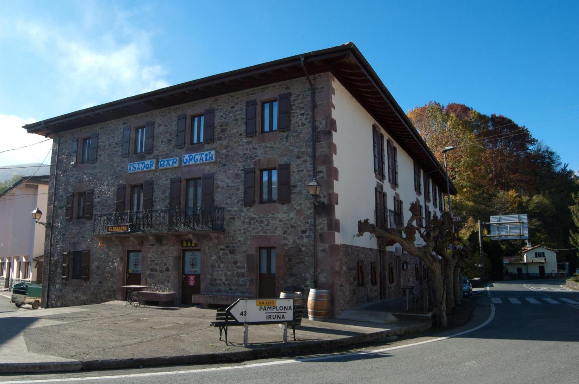 Hotel Urgain Oronoz-Mugaire Exteriör bild