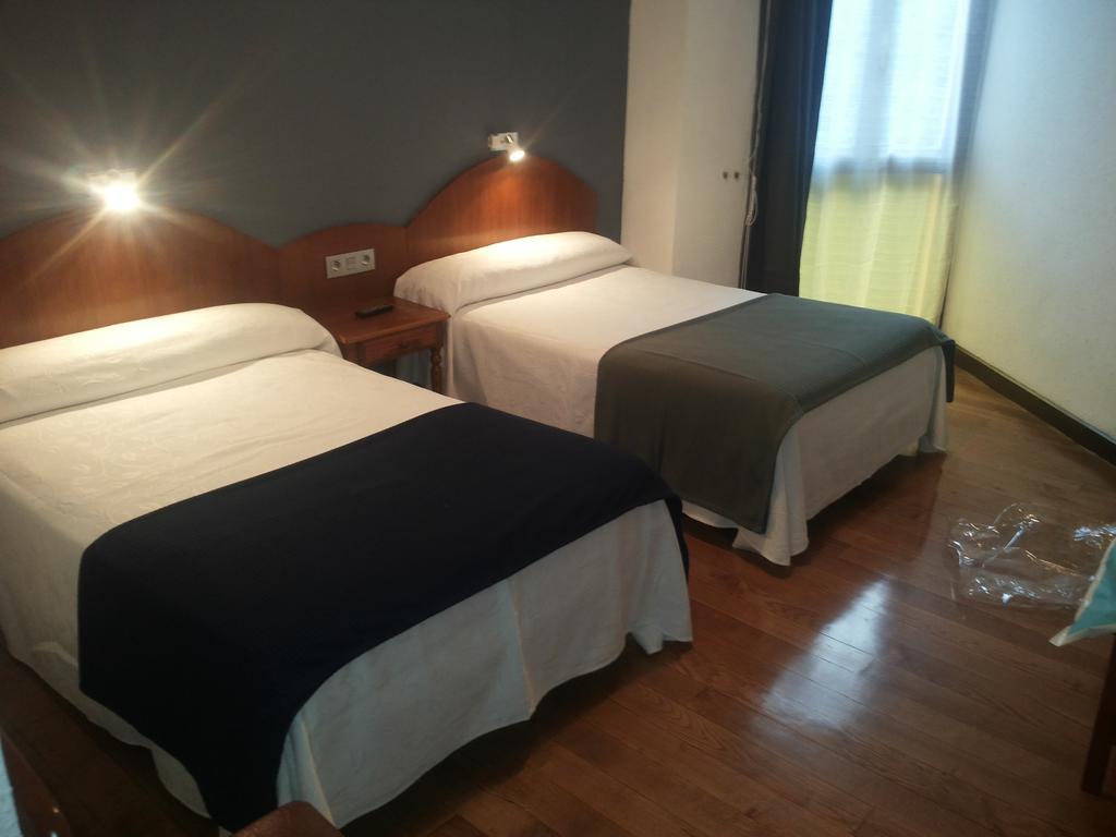 Hotel Urgain Oronoz-Mugaire Exteriör bild