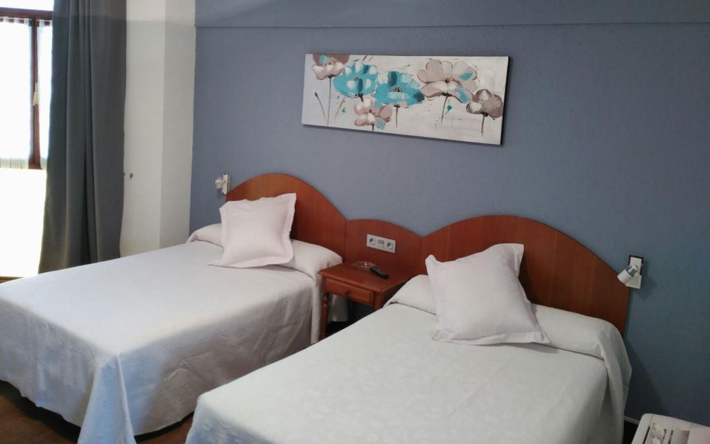 Hotel Urgain Oronoz-Mugaire Exteriör bild